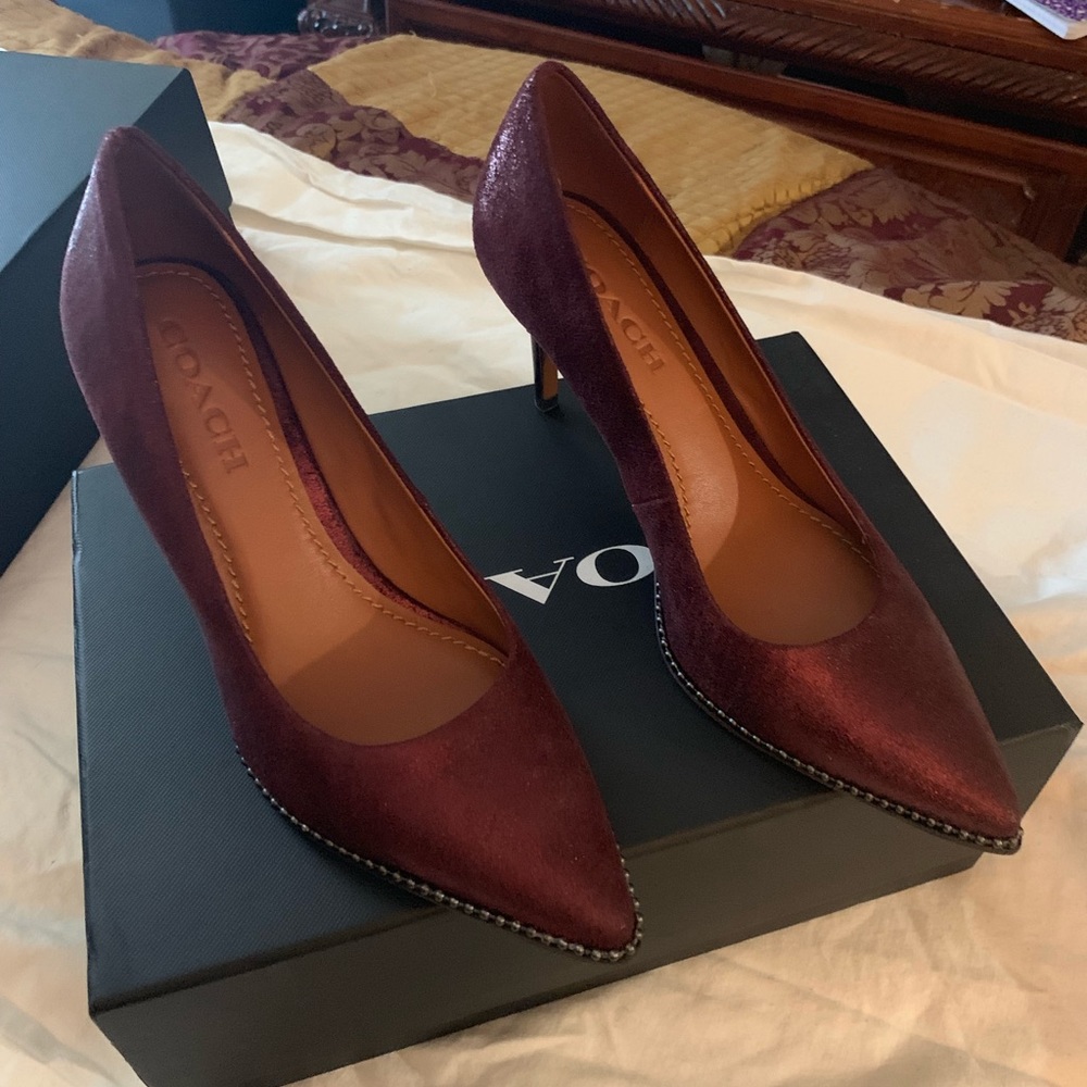 Coach size 9 pump Bordeaux
